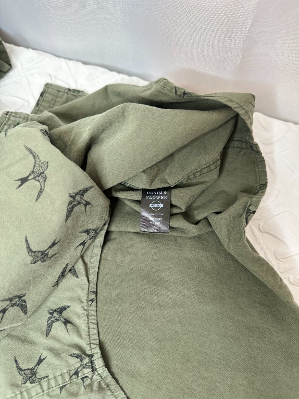Denim & Flowers Lot of 2 Casual Button Down Shirts, SZ Large Preppy Dotted Birds - Picture 6 of 11